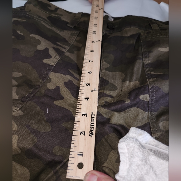 Women's Universal Thread Camo Pants - Picture 10 of 10